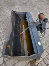 Holstein Schwenklöffel 1.800 mm für Schaeff-SWE