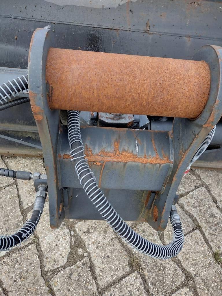 Schaeff Schwenklöffel 1.800 mm für Schaeff-SW Sonstige Baumaschinen